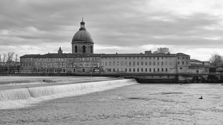 Le bon plan stationnement bien situé et pas cher à Toulouse