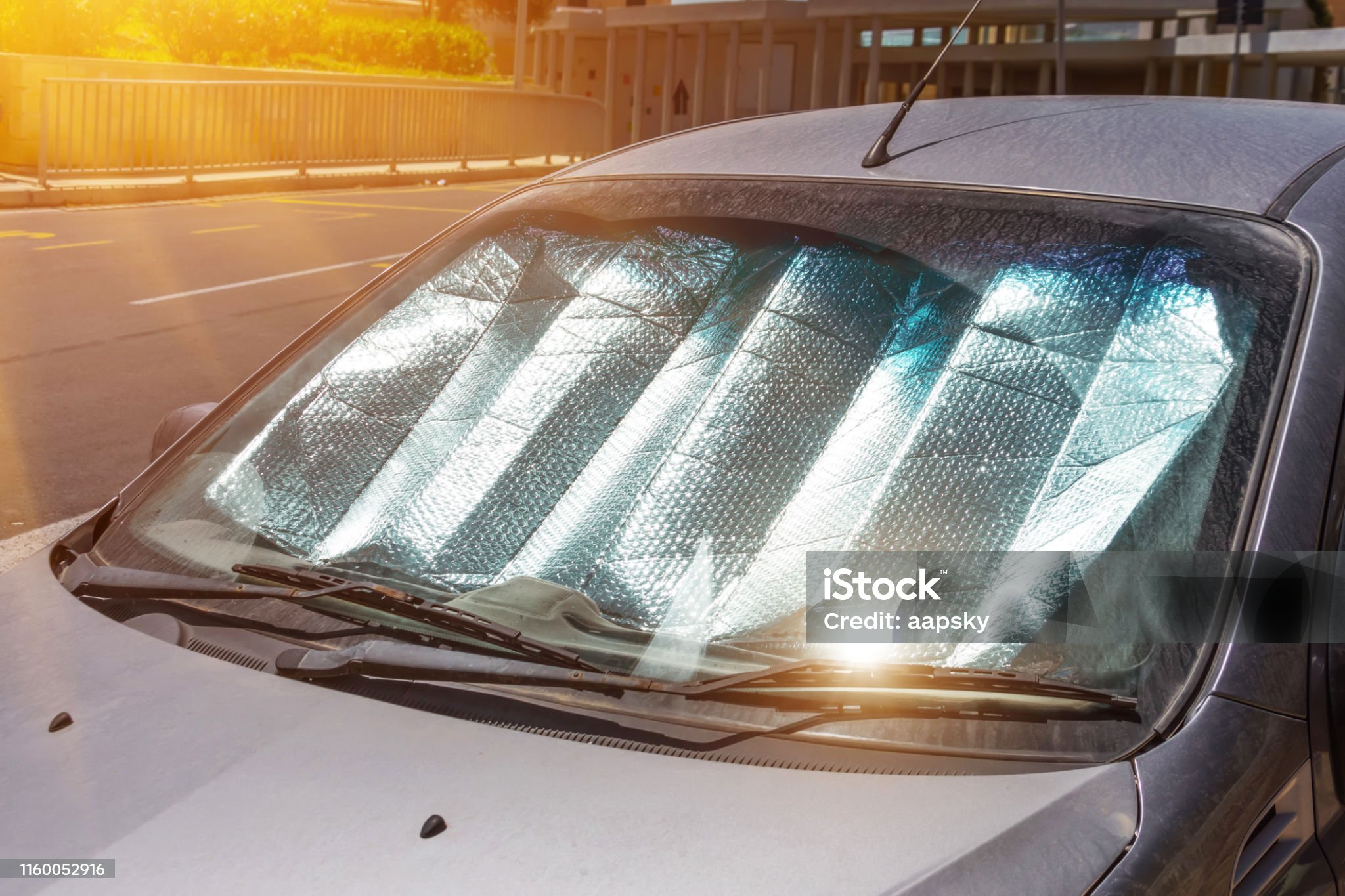 Garder sa voiture au frais dès le stationnement en été !