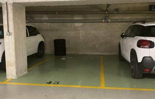 Parking Créteil près du metro ling 8 point du lac et bus 393 et 281 eruoparc