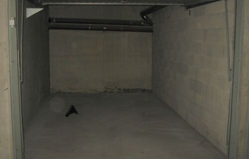 Loue garage pour colocation 2-roues - Parking Box fermé 15m² Grenoble Allée des Genêts (38)