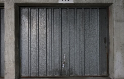 Loue garage pour colocation 2-roues - Parking Box fermé 15m² Grenoble Allée des Genêts (38)
