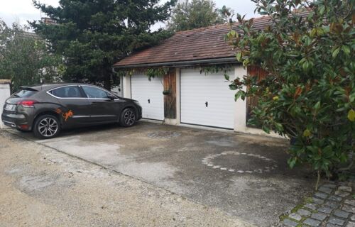 Place de parking extérieur