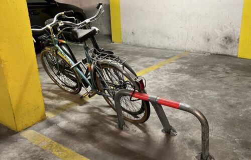 Emplacement petite voiture type smart