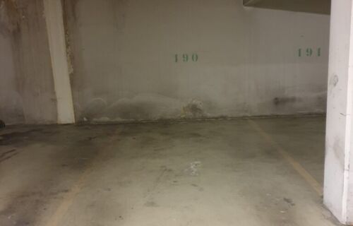 1 PLACE DE PARKING FACE DU METRO DE MONTROUGE