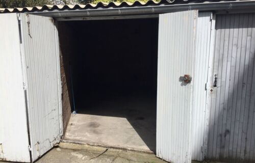 box 12 m2 proche Mairie de Bondy