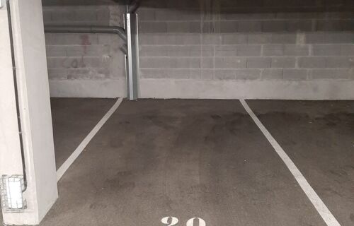 Parking entre la gare et le sillon