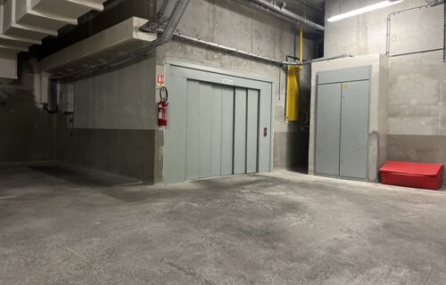 Parking situé à Asnieres
