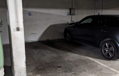 Location place de parking sous terrain (buttes chaumont)