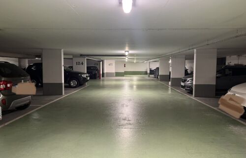 Parking sécurisé en sous-sol Rue de Naples quartier Villiers / Europe accès 24/24