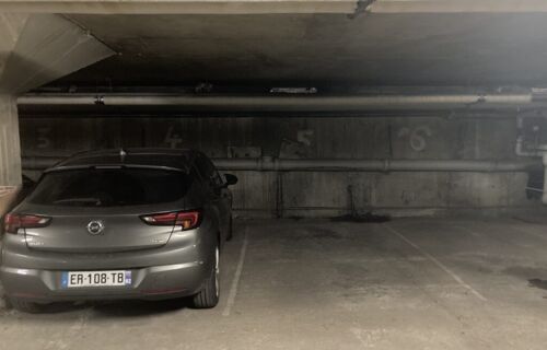 Parking sous terrain avec porte blindée et indépendant