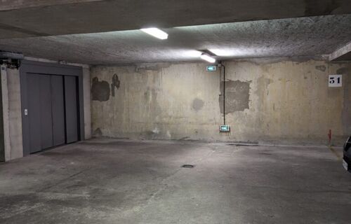 Parking sécurisé sous sol (Alésia/Pernety), accès avec monte-voiture