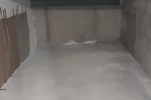 Loue BOX 13 m2 dans hypercentre et à 200 m de la gare de RAMBOUILLET