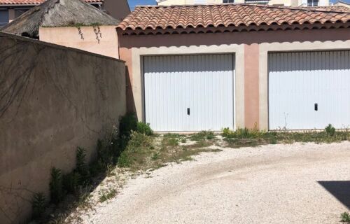 Box fermé et sécurisé à 5 min à pied de la place de CARRO