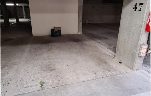 Box sécurisé dans un sous-sol d'une résidence récente
