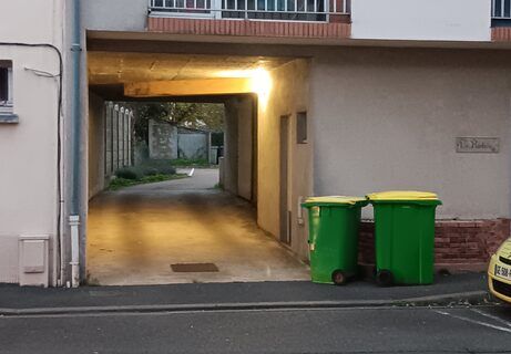 Parking près de l'hôpital du Mans