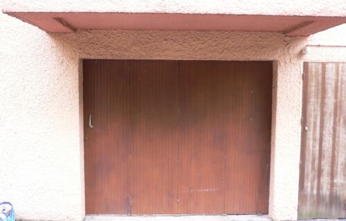 Garage privatif, sécurisé et fermé.