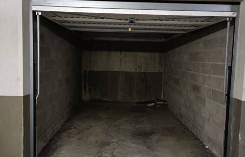 Loue boxe fermé dans residence sécurisée