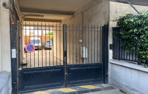 A louer parking deux roues abrité dans cours sécurisée