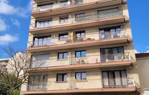 Loue BOX FERMÉ 12,25 m2 dans parking sous-terrain