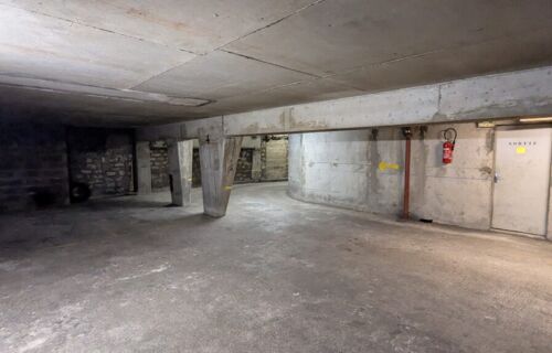 Parking Moto Rue de Nemours 75011