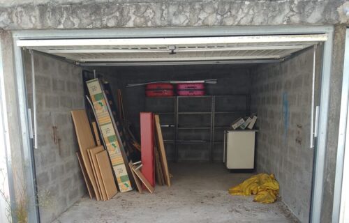 Mérignac Box Fermé  Parc de Capeyron rue des cépaages 150€/mois