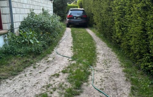 Emplacement extérieur clos et surveillé h24