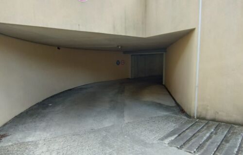 A louer - 2 emplacements de parking sécurisés avec vidéo surveillance - Disponibilité immédiate - avenue des Frênes 77144 Montévrain