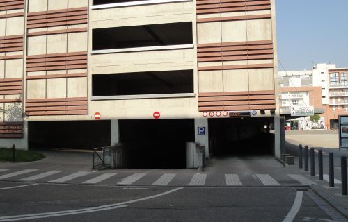 PaParking en sous sol Centre commercial RIVETOILE