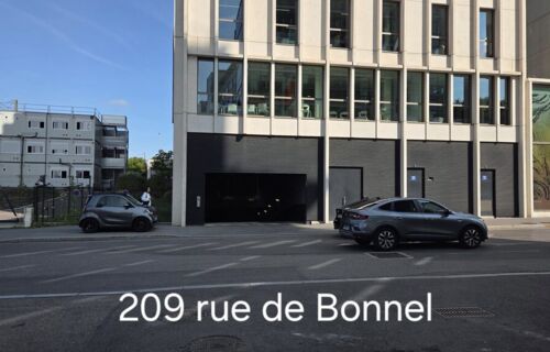 Box fermé à moins de 5 minutes de la gare Lyon Part-Dieu