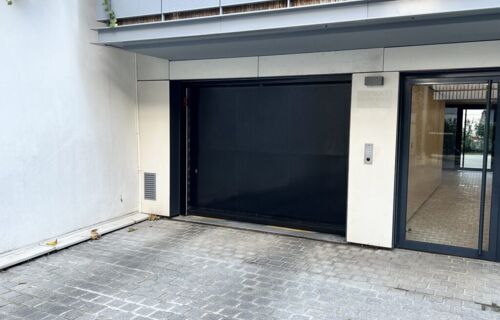Place moto sous résidence (66)