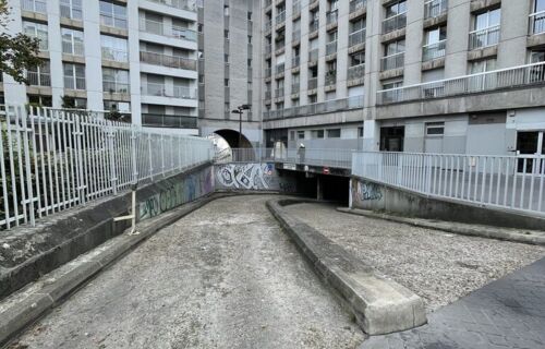 📍 À LOUER – PLACE DE PARKING POUR 2 ROUES