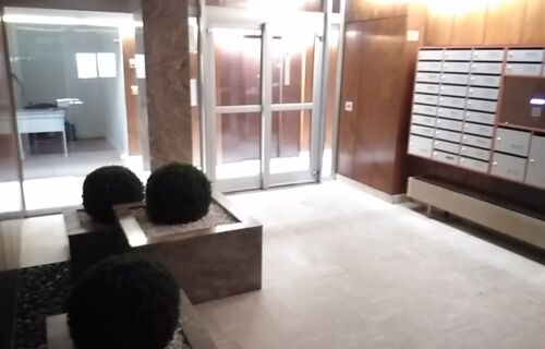 Paris 7e – Box fermé 5,50 x 2,20 m – Résidence de standing (Necker)