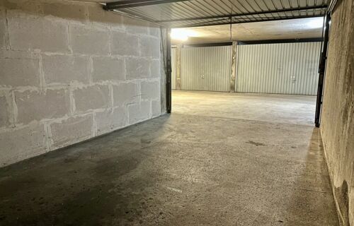 Box fermé sécurisé – Location jour / semaine / mois – Lyon 3
