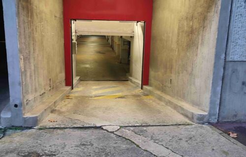 Location place parking proche gare noisy Champ
