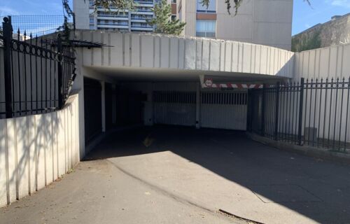Location place de parking / garage / box PARIS 19 (120 rue d'Aubervilliers) 170/mois cc
