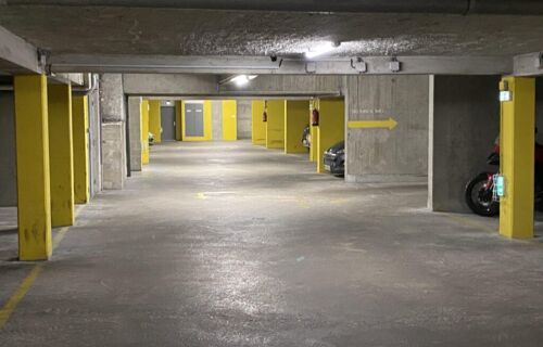 Parking couvert à louer – Accès immédiat Bd de Charonne – Métro Alexandre Dumas (2 min)