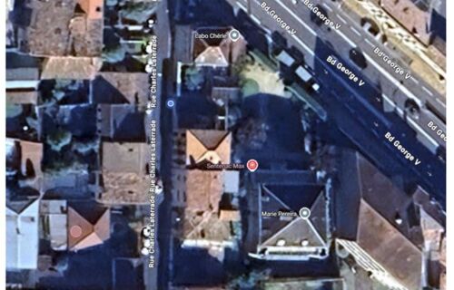 Place de parking à louer dans cour extérieure d’une résidence à SAINT GENES