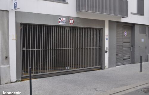 Grande place de parking, Rue de la Faïencerie, quartier Bacalan Chartrons Lucien Faure Bordeaux