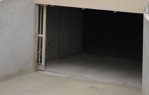 Parking privé en sous-sol près du bus et tramway vers Bordeaux