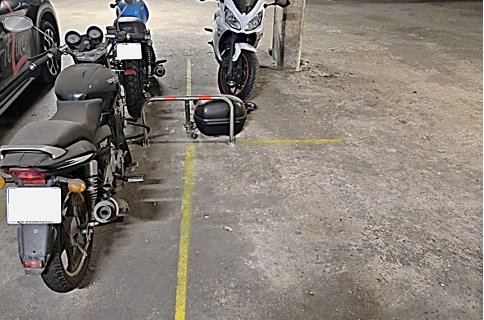 🏍️ Place de parking sécurisée à louer pour moto, scooter ou vélos