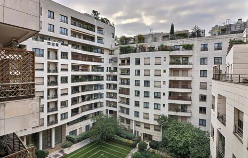 Parking résidentiel à Levallois/ près de Neuilly et des quais de Seine