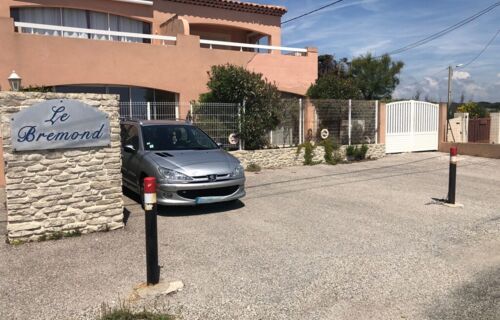 Place de parking en bord de mer.  5 min plage et port de Carro
