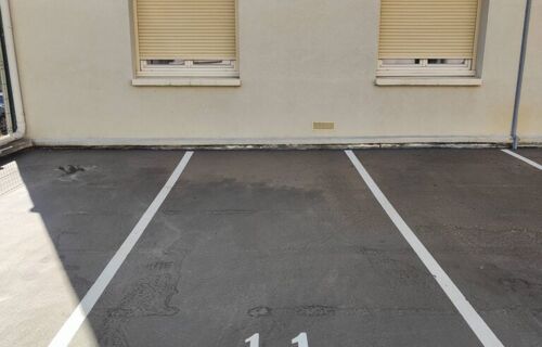 place de Parking entre Palais de Justice et Saint Michel