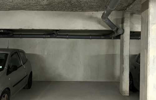 🔑 PARKING SOUS-SOL CHARTONS 🌳 SÉCURISÉ & TRAM B (Émile Counord)